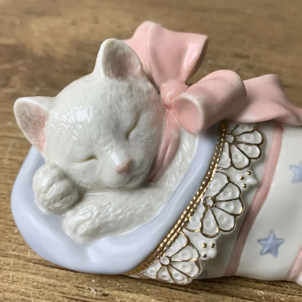 CHRISTMAS DREAMS by Lenox Porcelain Kitten in Christmas Stocking 24kt Gold Trim